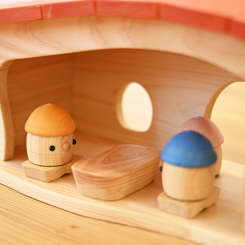 Dining set of Acorn House