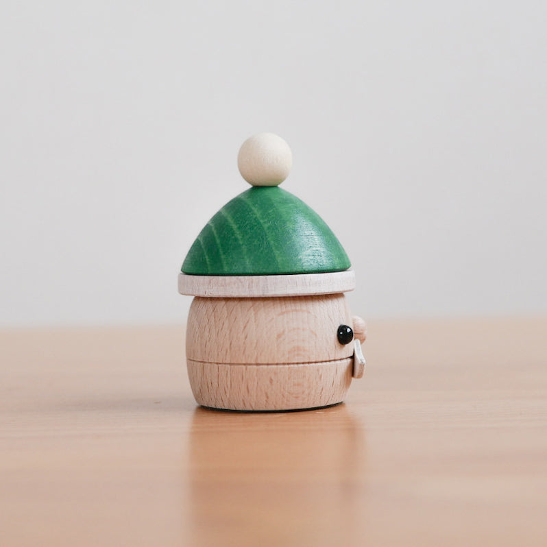 どんぐりサンタ｜動く木のおもちゃ｜木のおもちゃ通販｜Comomg（こま
